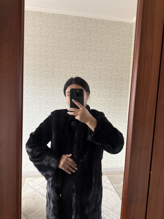 Продам норковую шубу