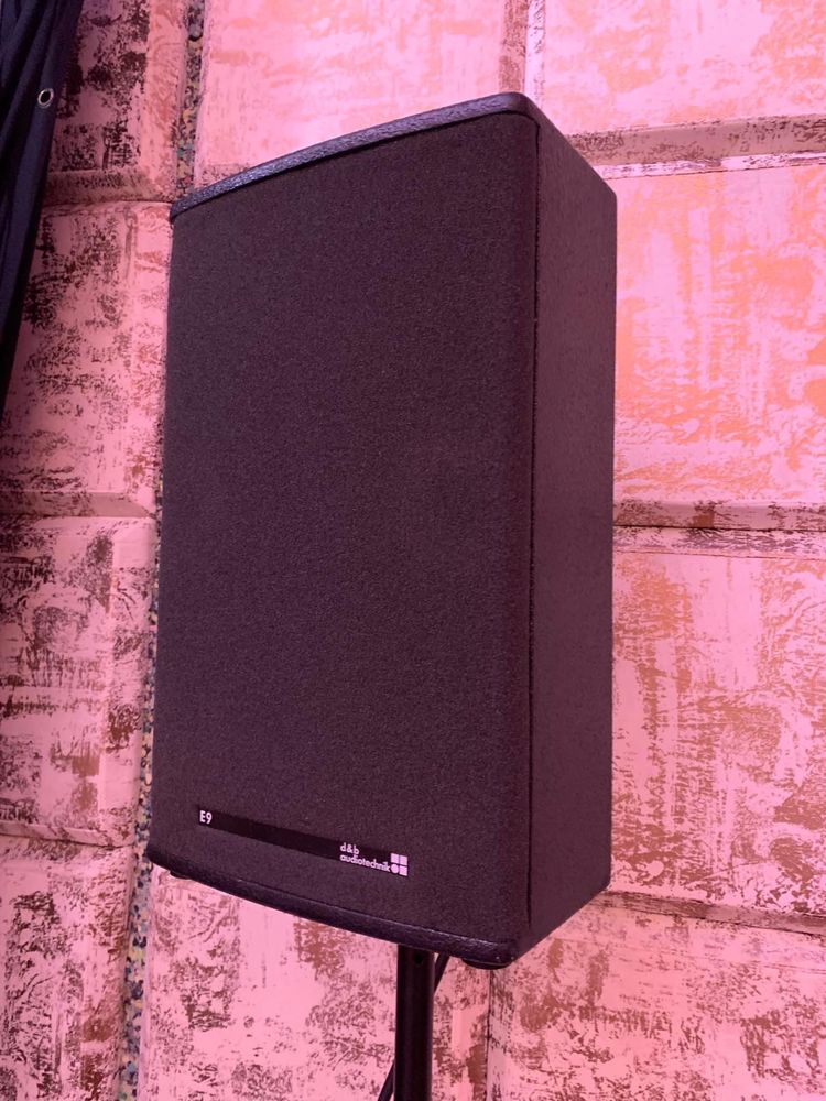 D&b Audiotechnik E9 stare impecabila