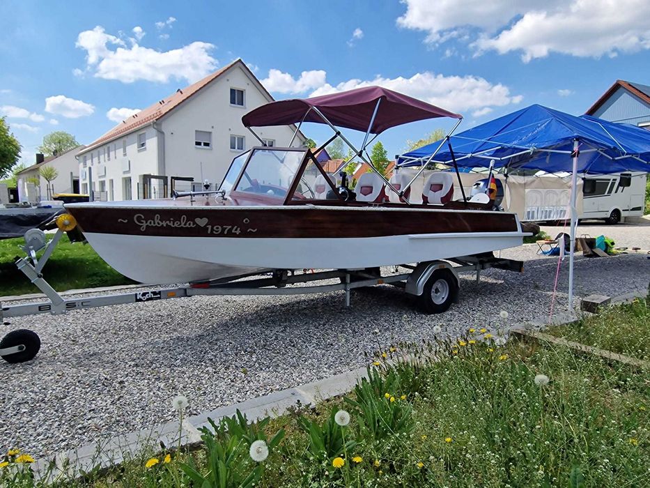 Vând Barca Tip Lotos ,motor Honda și trailer
