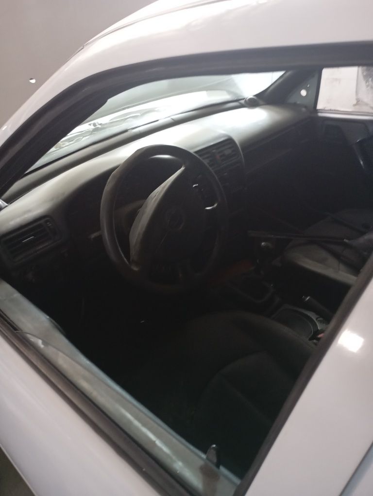 Срочно продам автомобиль OPEL VECTRA A