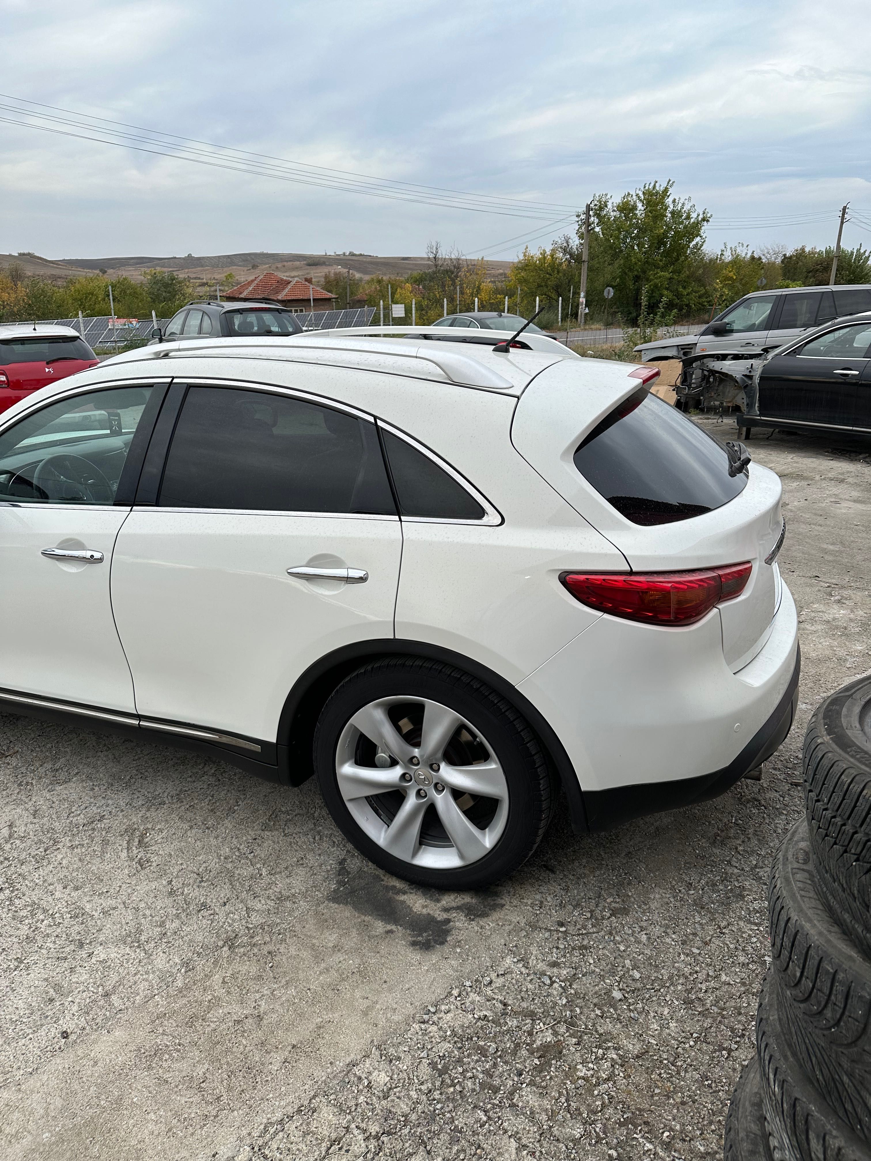 Infiniti fx30d s premiom