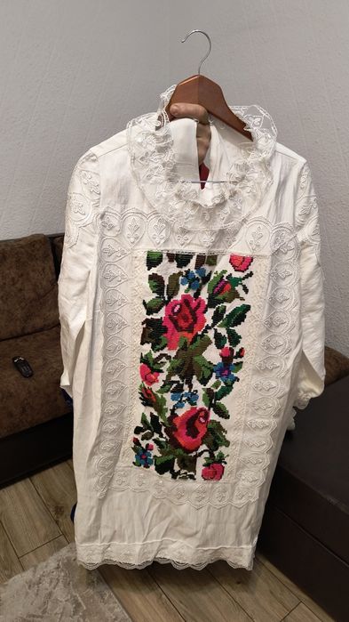 Rochie deosebita , nouă fără etichetă  marca Svetlana Karahan