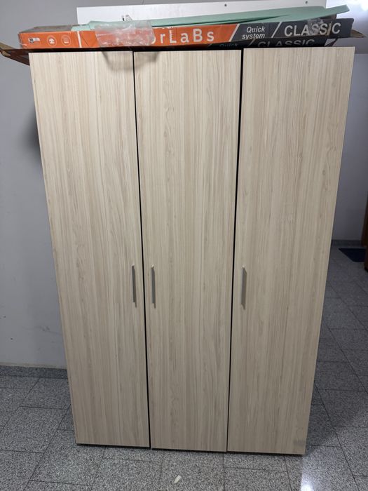 Гардероб с размери 182/117/50см