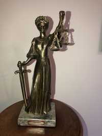 Statueta metalica  “Justitia”,pe suport din marmura