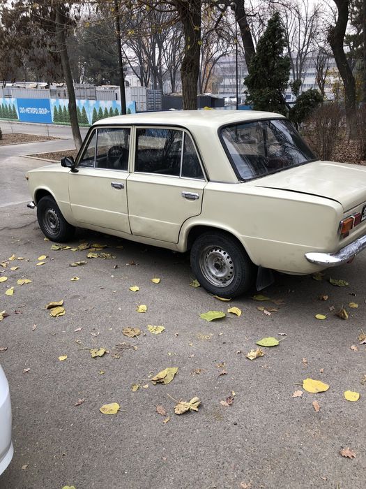 Vaz 2101 sotiladi
