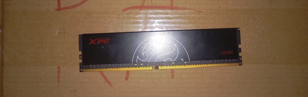 Vând păcuță de ram 8gb ddr4