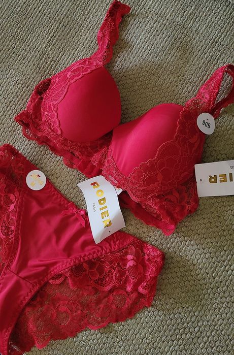 Set lenjerie Rodier Paris chilot sutien roșu