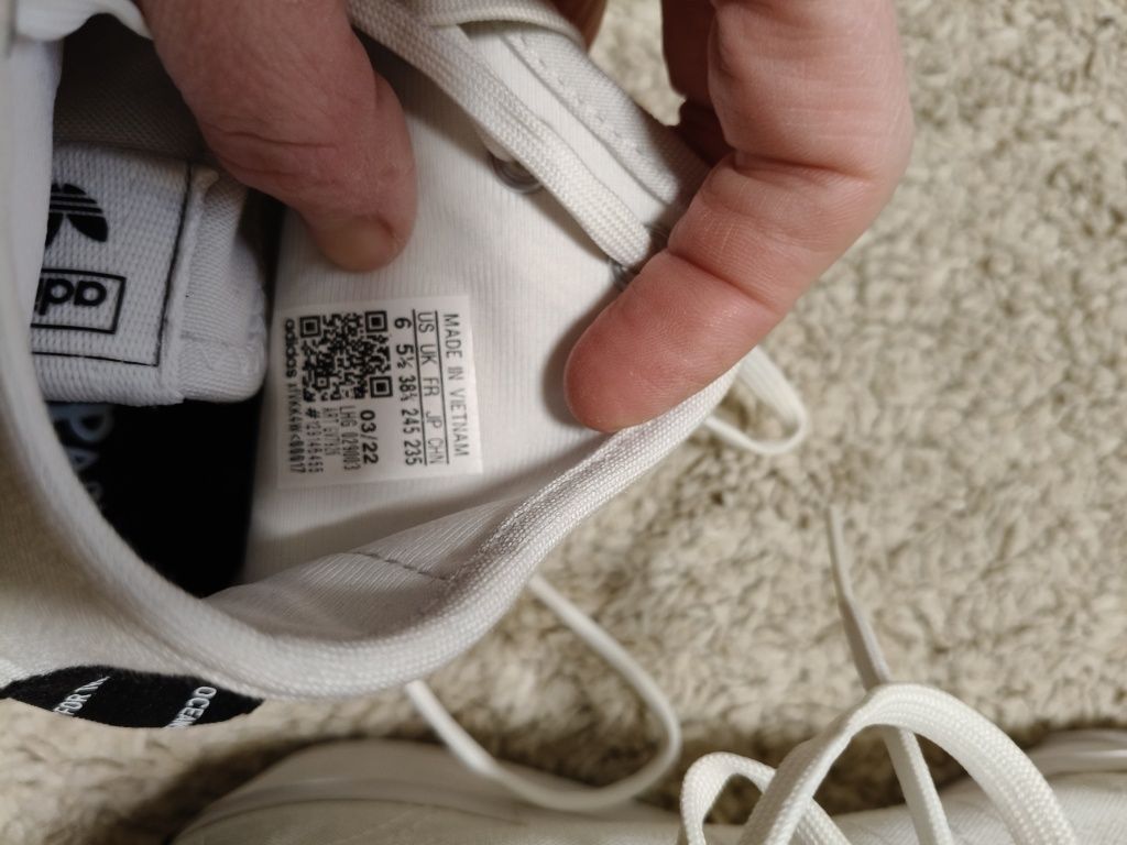 Adidas Nizza noi cu eticheta
