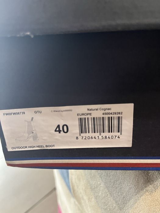Страхотни боти Tommy Hilfiger номер 40