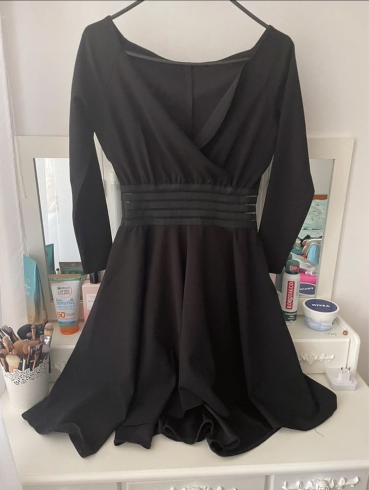 Rochie neagra eleganta