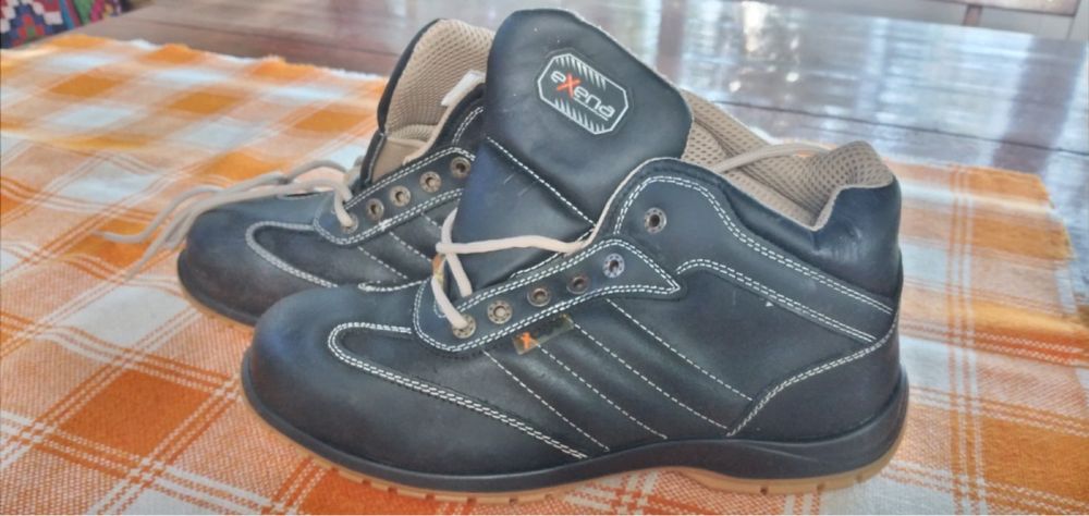 Работни мъжки обувки