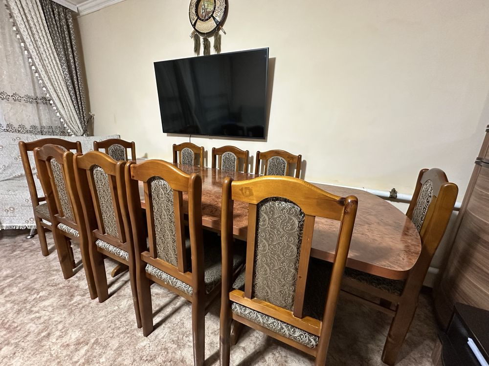 продам стол + 10 стульев