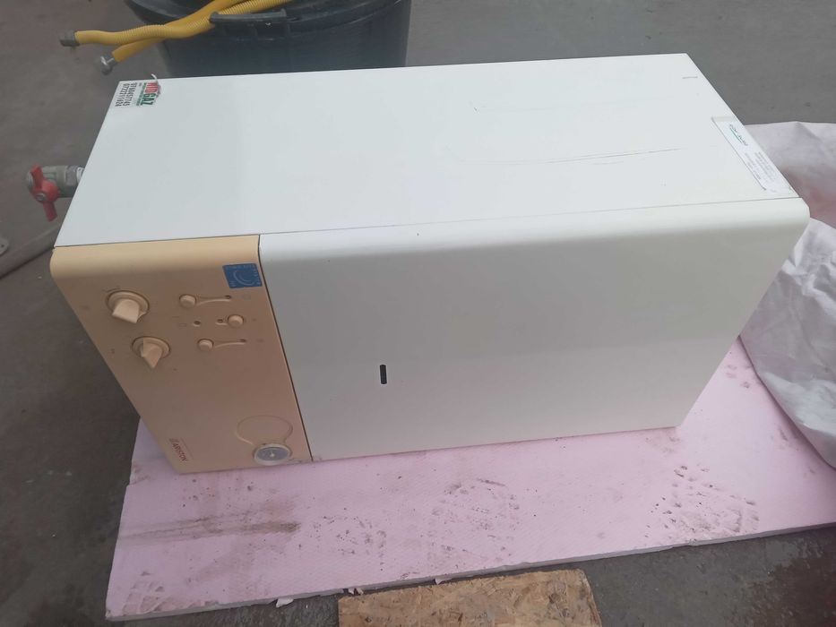 Vând centrală termică Ariston [model] – economică și fiabilă