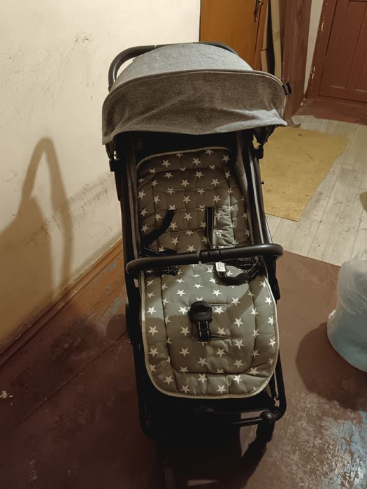 Продаю прогулочную коляску