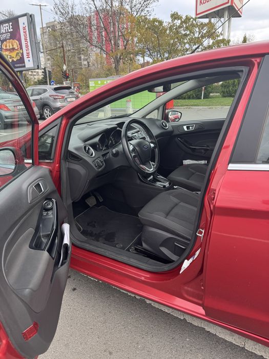 Продавам кола ford fiesta