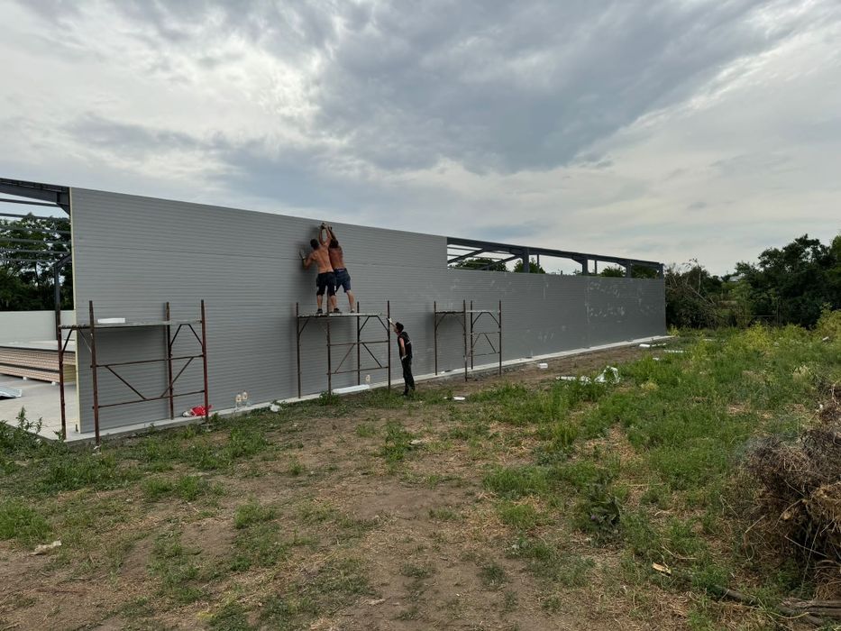 Vand structura hala metalica