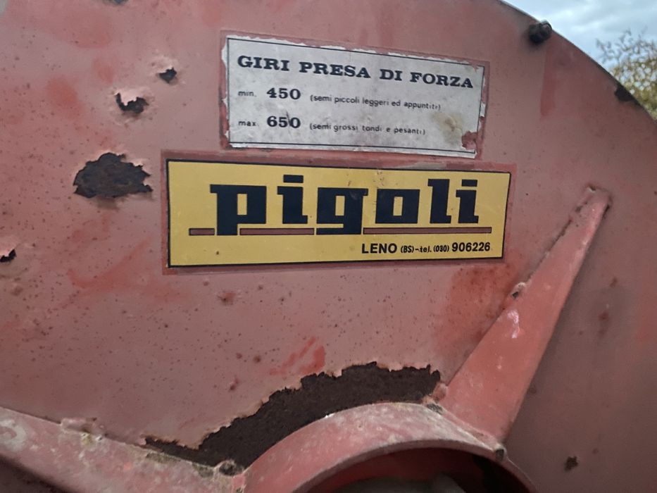 Semanatoare pigoli , 4 randuri cu roti de tasare