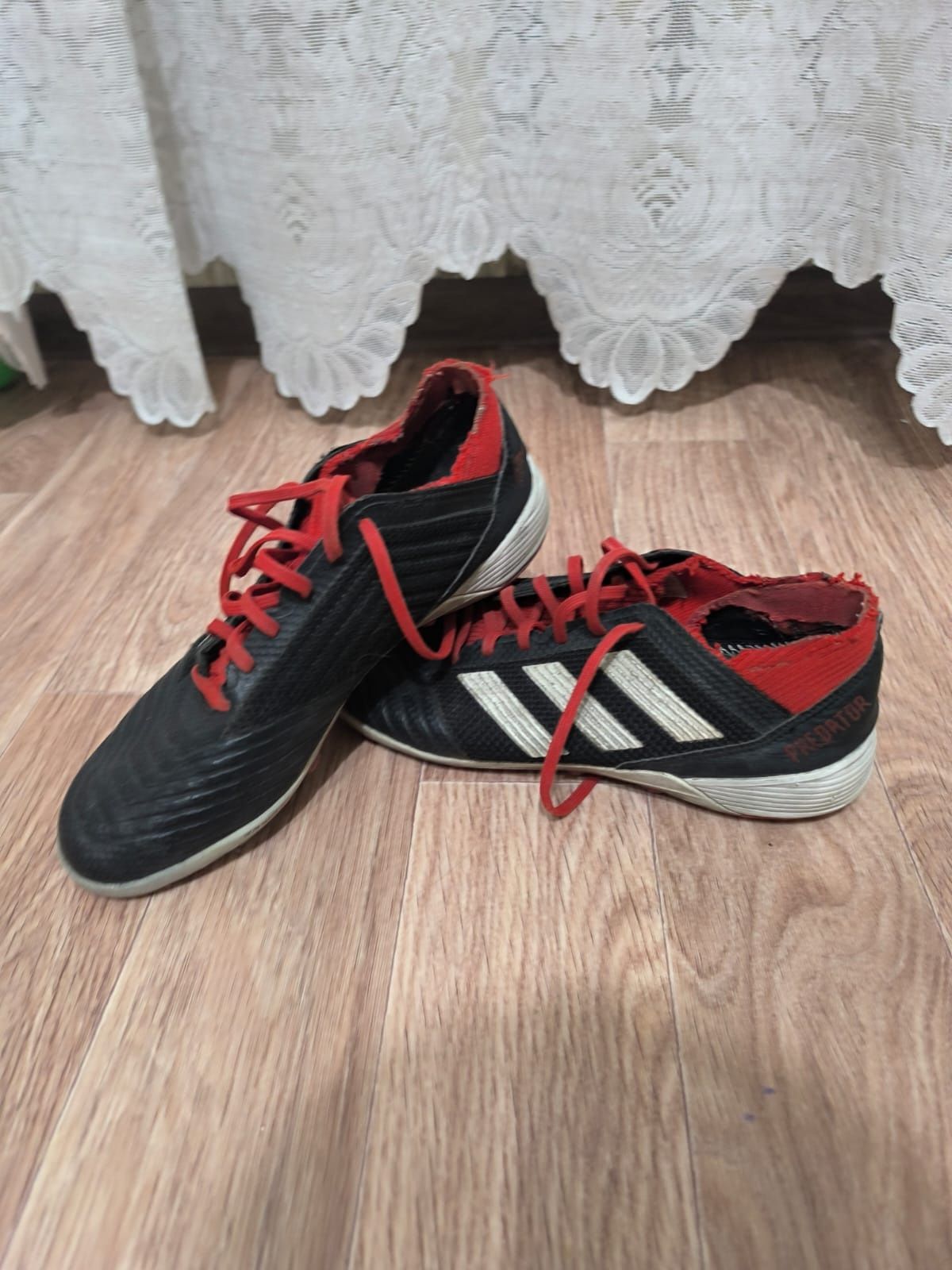 Продаю Бутсы предатор