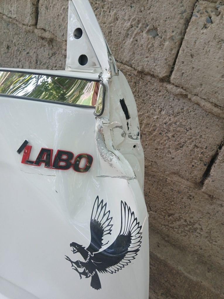 Labo o'ng eshik sotiladi rasimdagidek kimga kerak bulsa