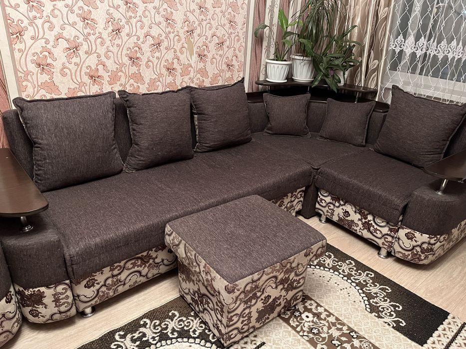 Продам диван угловой