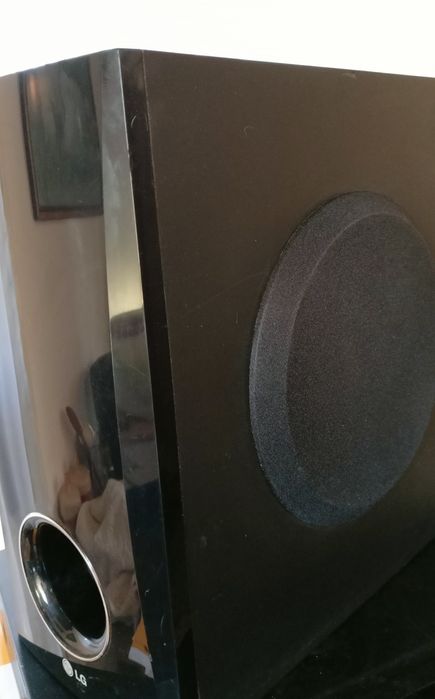Vand un DVD/HT Player LG HT353 + subwoofer