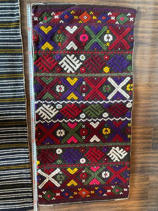 Автентична традиционна престилка от носия и възглавници