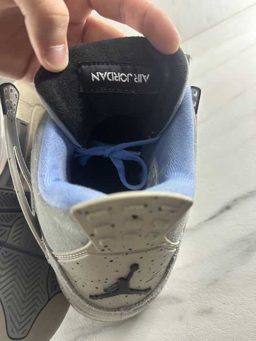 Jordan '4  University Blue