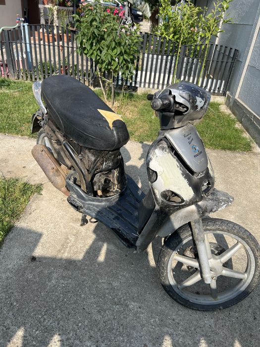Vand scuter piaggio liberty 49cc