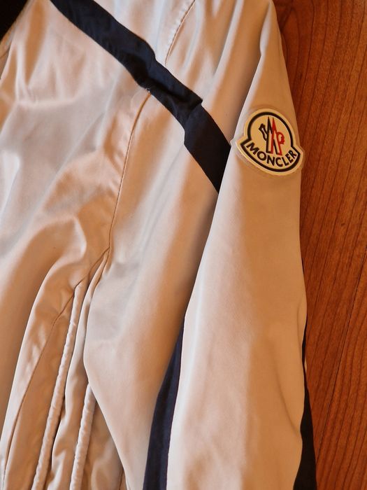 Geaca Moncler Măsura S