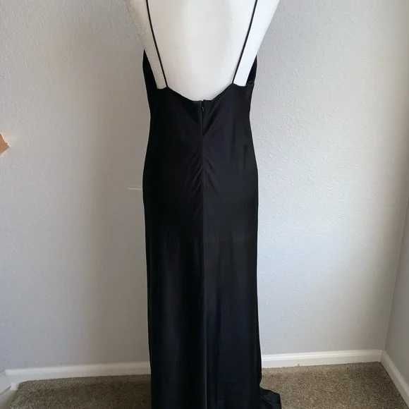 Zara rochie lunga eleganta decolteu adanc ocazie speciala negru