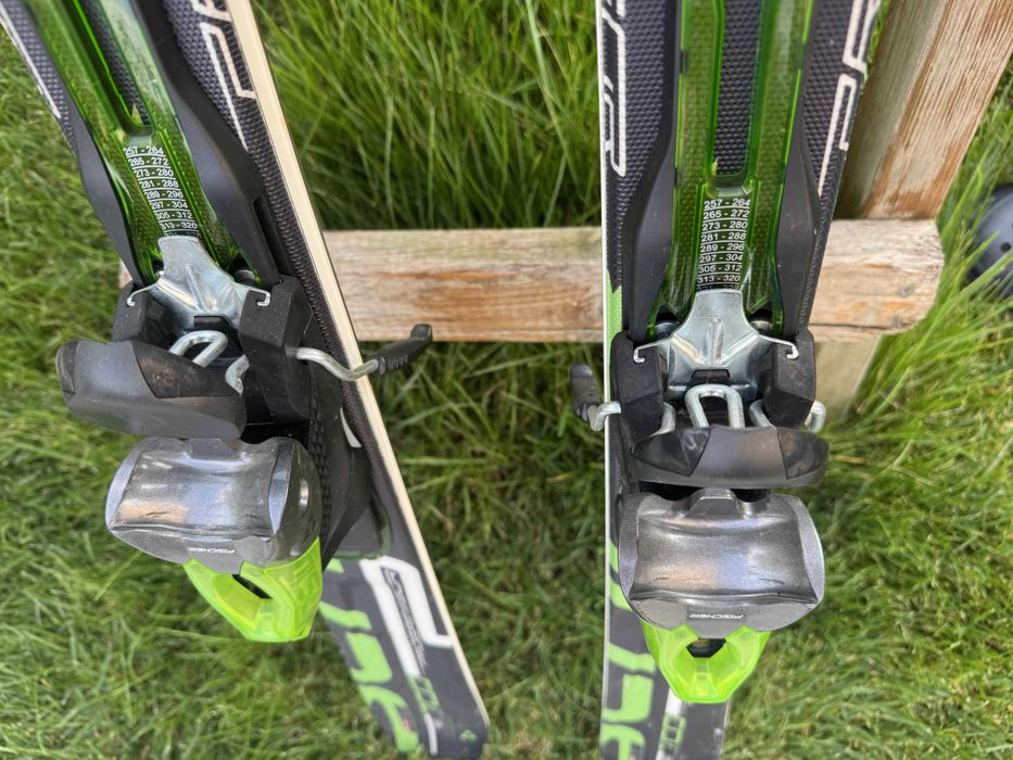 Pachet ski Fischer adult (skiuri, legaturi si bete), clapari Nordica