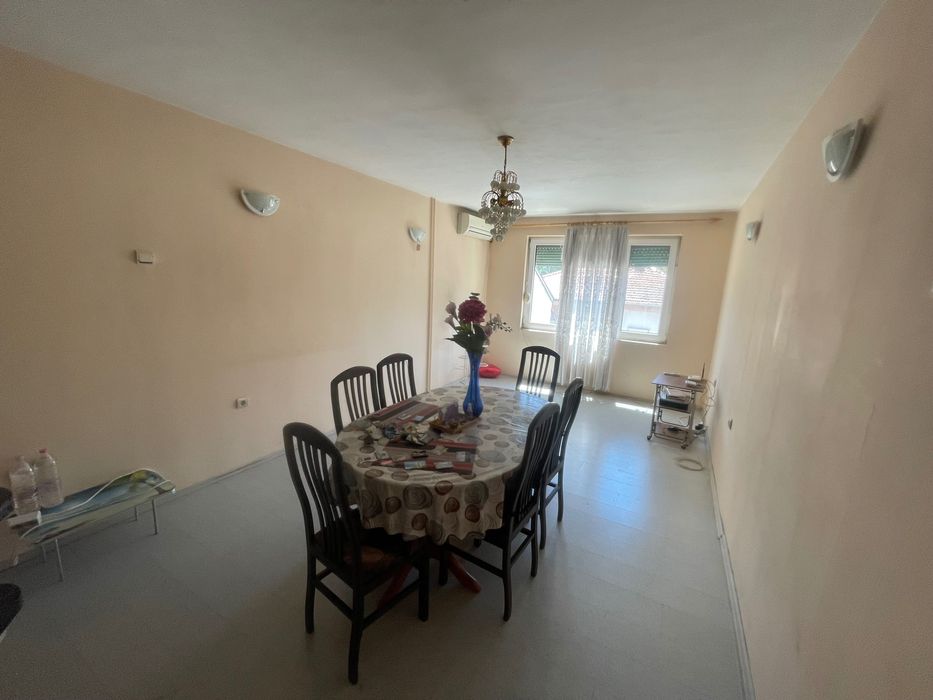 Тристаен апартамент