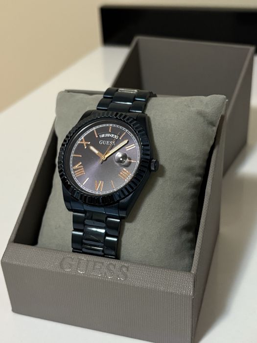 Часовник GUESS GW0265G9