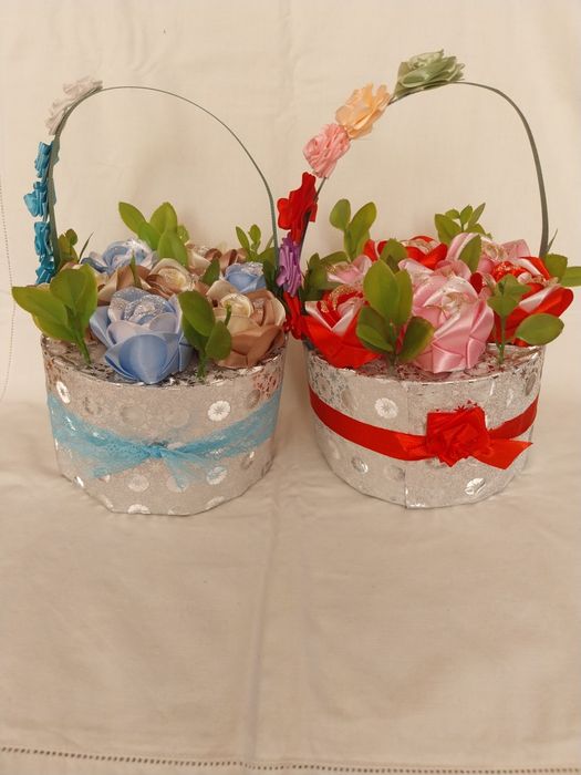 Aranjamente florale din satin