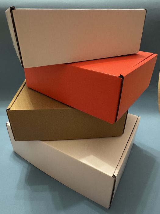 Коробки для подарков / подарочные боксы