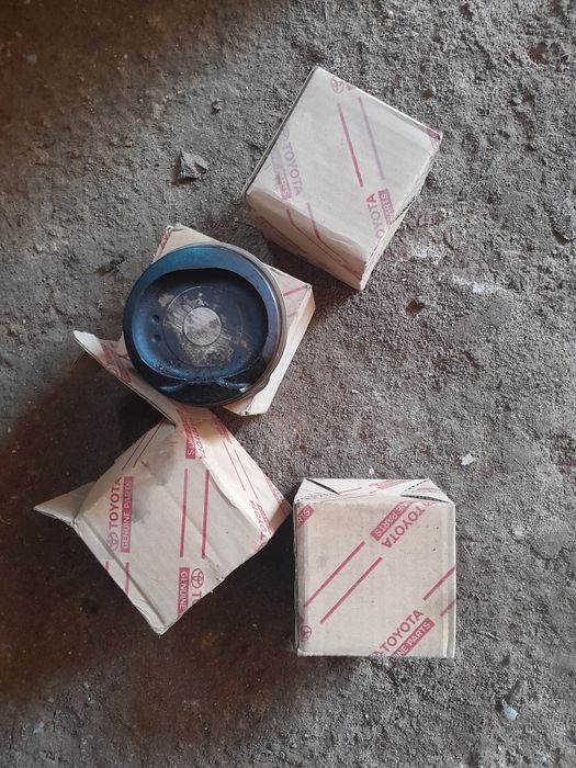 Поршень Тайота авенсиз