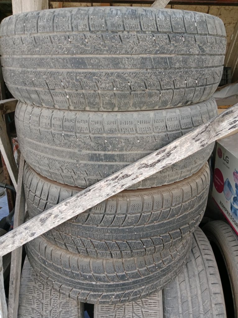 4 зимние шины 215/60 R16 Nokian Nordman — без дисков