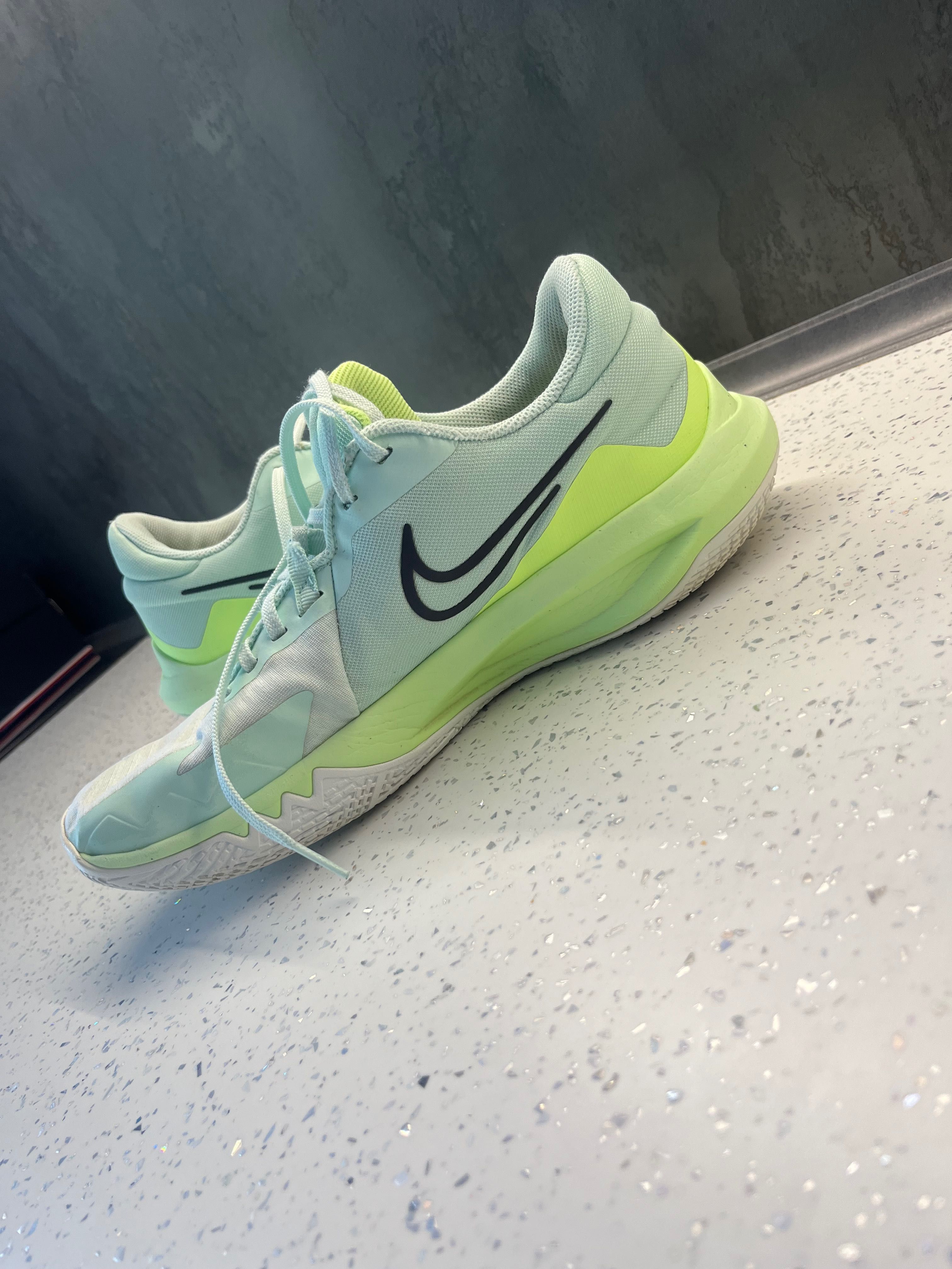 Nike precision 6