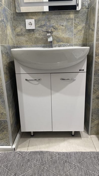 Раковина с тумбой