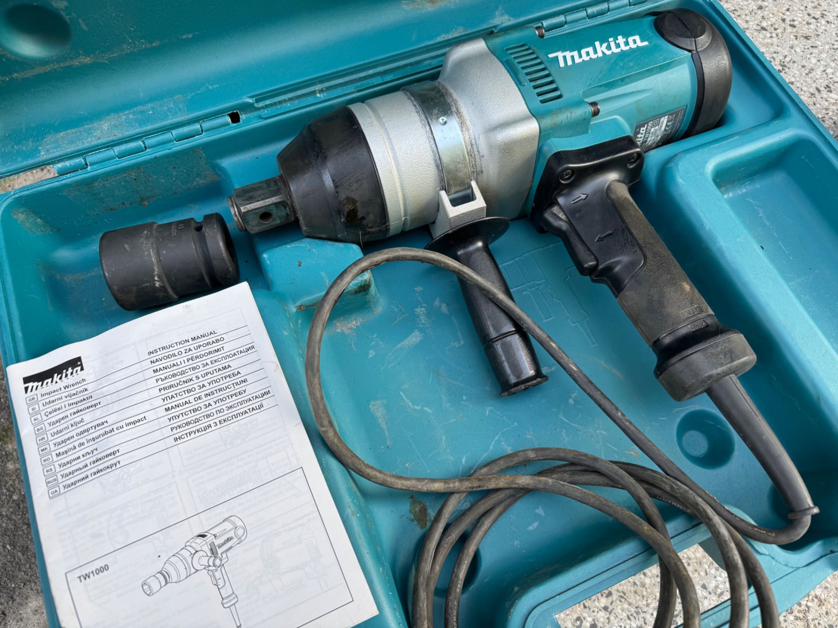 Електрически гайковерт Makita TW1000