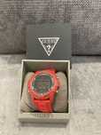 Часовник GUESS топ