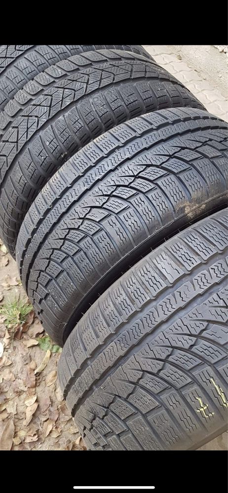 Pirelli/Nokian 215.40.17/ 205 60 16