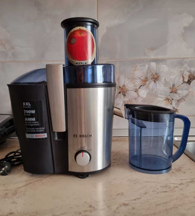 Storcator de fructe si legume Bosch MES3000 700W argintiu