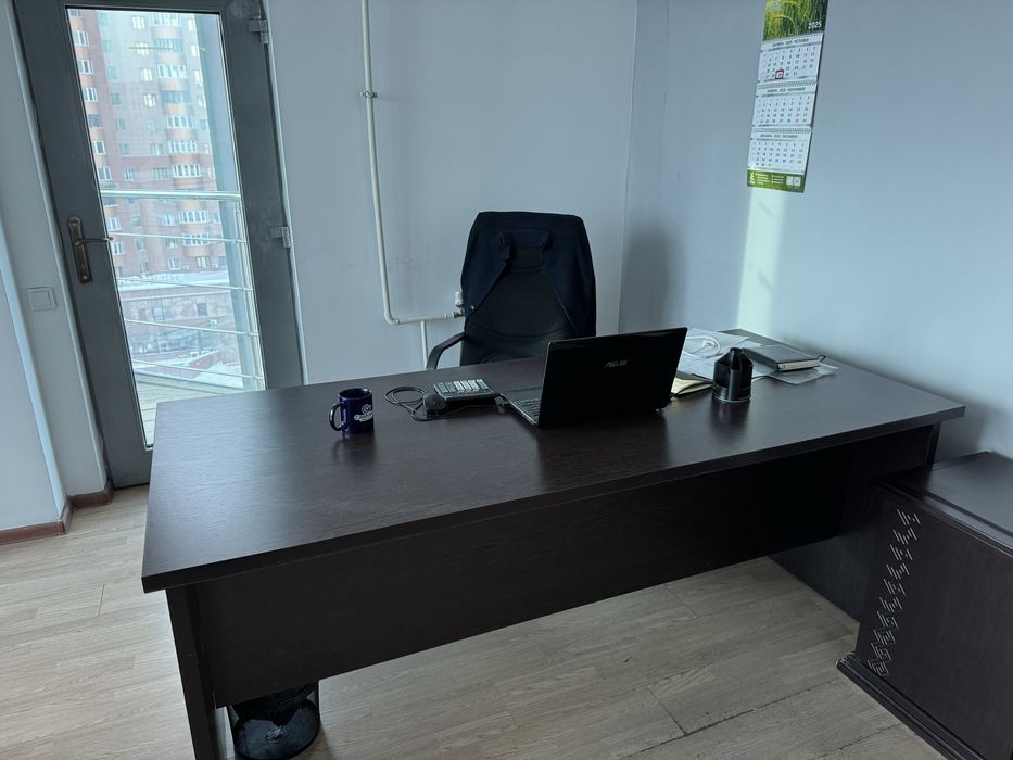 Продается офисная мебель