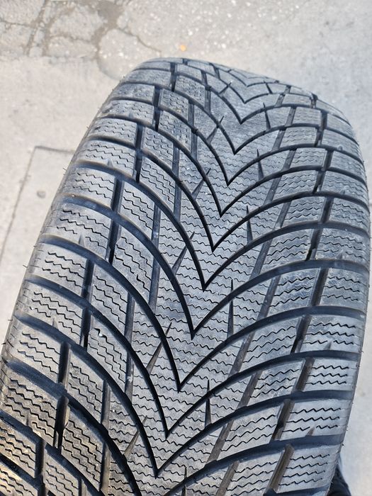 Зимни гуми 275 45 20 MOMO