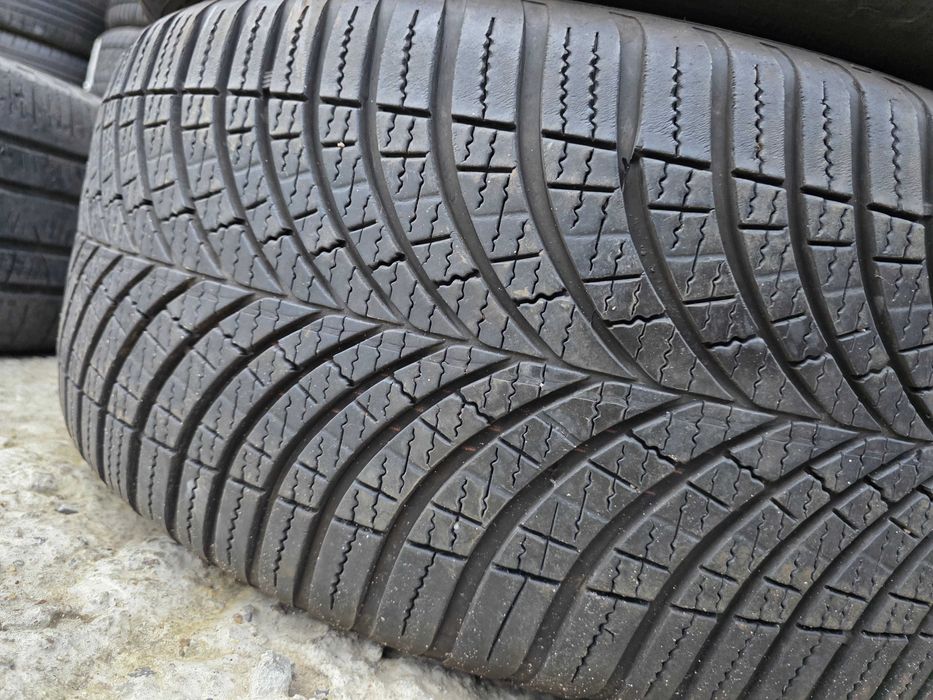 2бр Всесезонни гуми 255 40 21 - Goodyear - DOT 2023