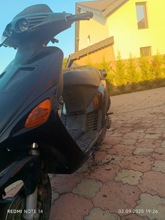 Vând scuter marca honda