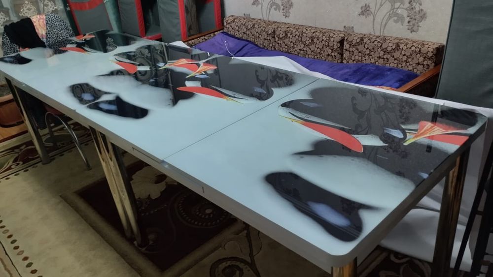 2 стола 12 стульев в.хорошем состоянии длина 1,70