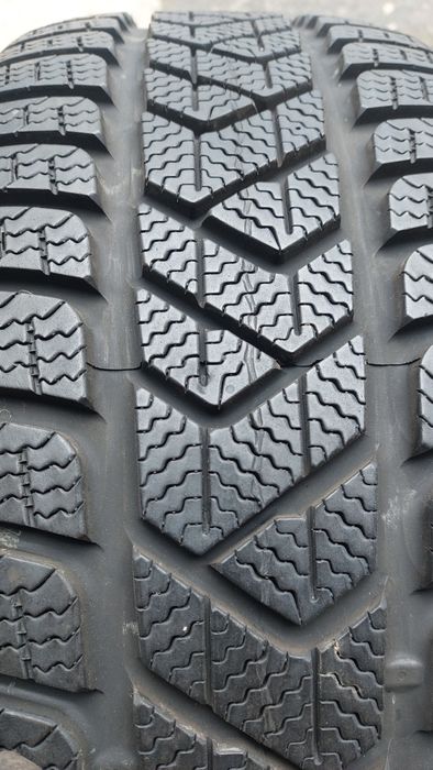Зимни гуми 225/40/18 Pirelli Sottozero 3 2 броя
