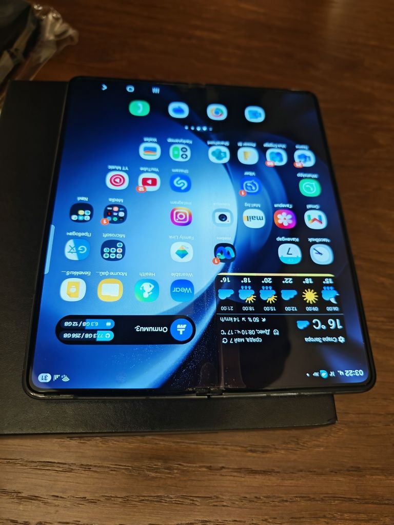 Samsung Galaxy Z Fold 5 5G 256GB 12RAM Black с 2 г. гаранция
